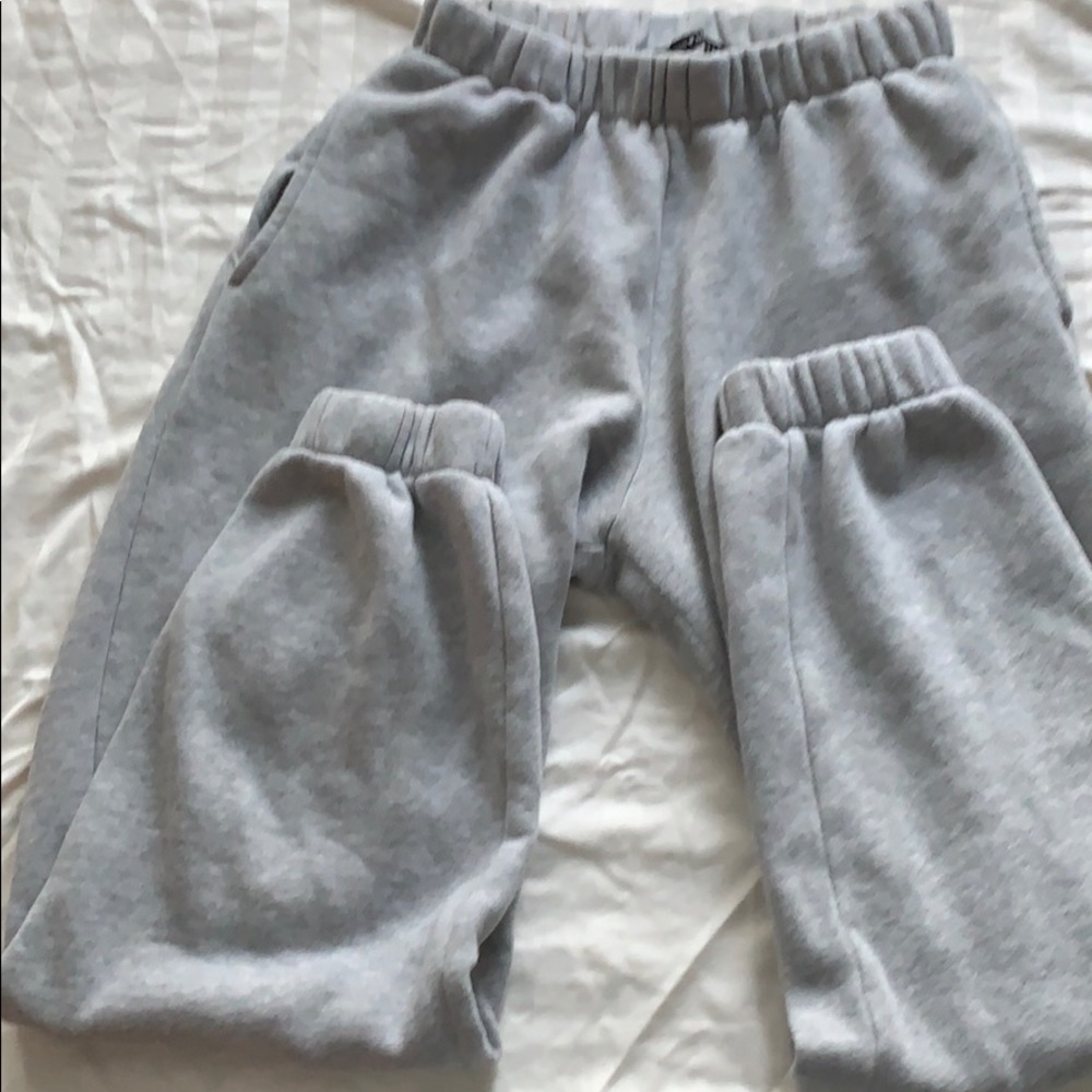 BRANDY MELVILLE GREY ROSA SWEATPANTS